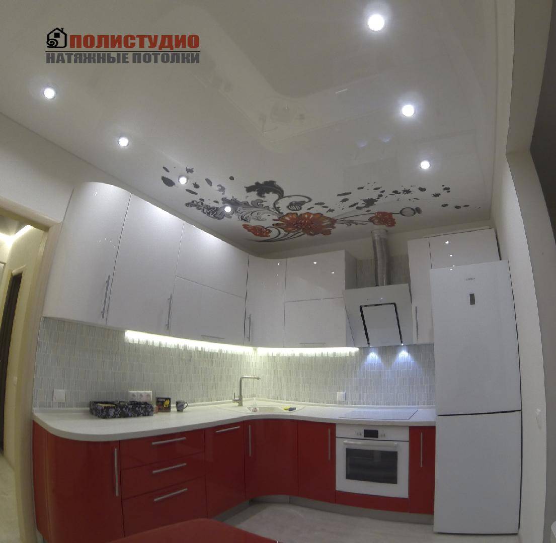 Какой натяжной потолок можно устанавливать на кухне?