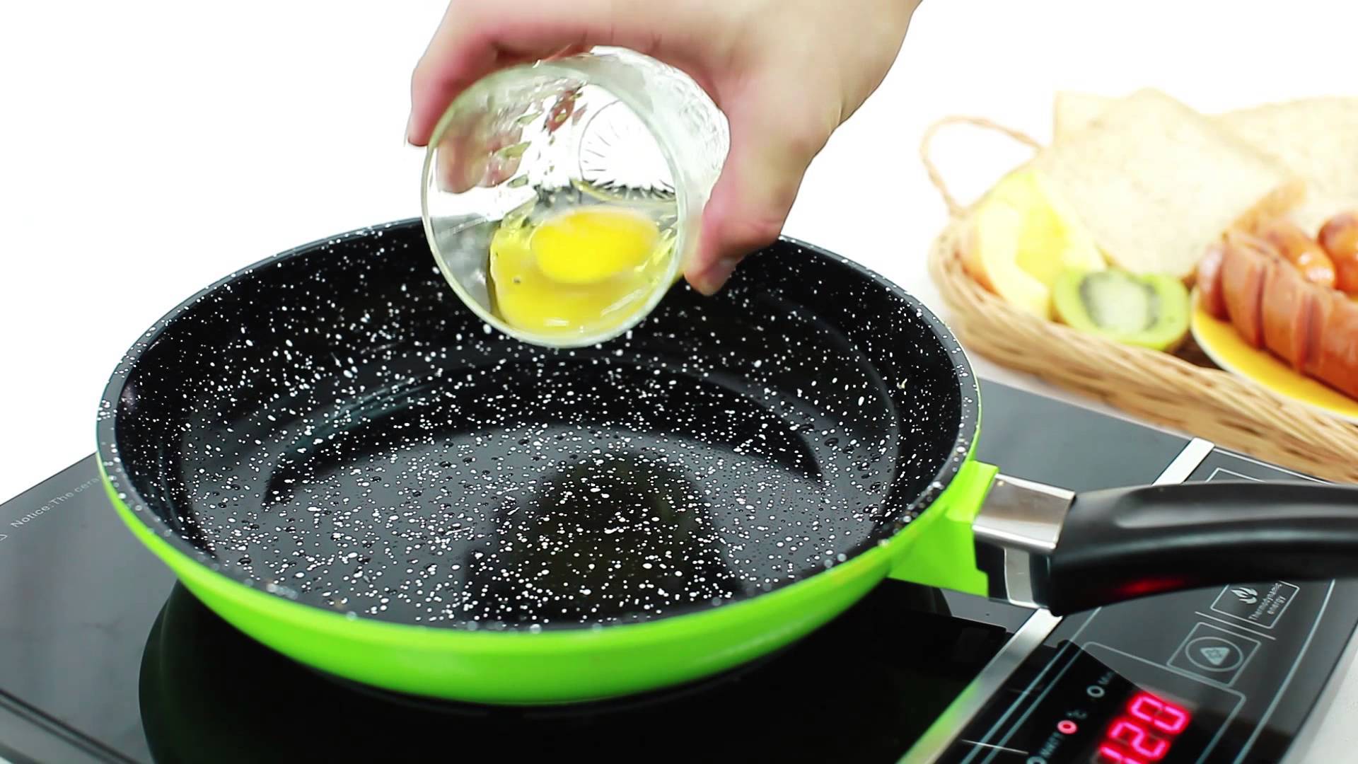 Сковорода с керамическим покрытием — как выбрать и пользоваться?