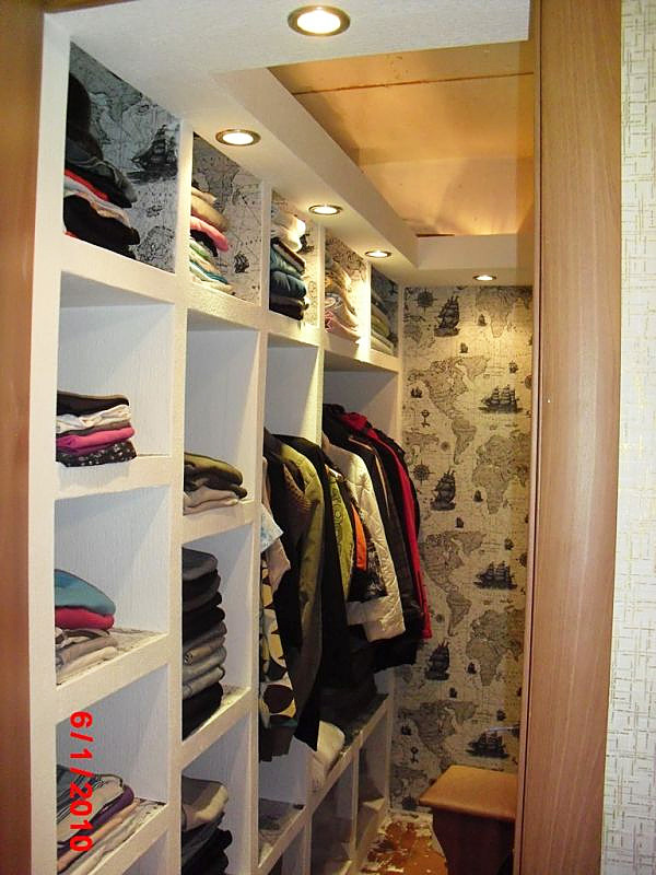 Встроенные гардеробные: в прихожей и комнате, шкаф-купе, вдоль стены, фото дизайна