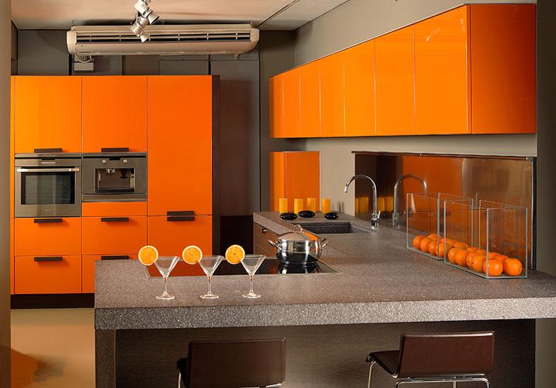 Оранжевая кухня: примеры интерьеров