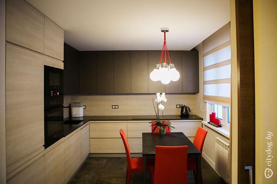 Дизайн кухни в красном цвете: реальные фото примеры