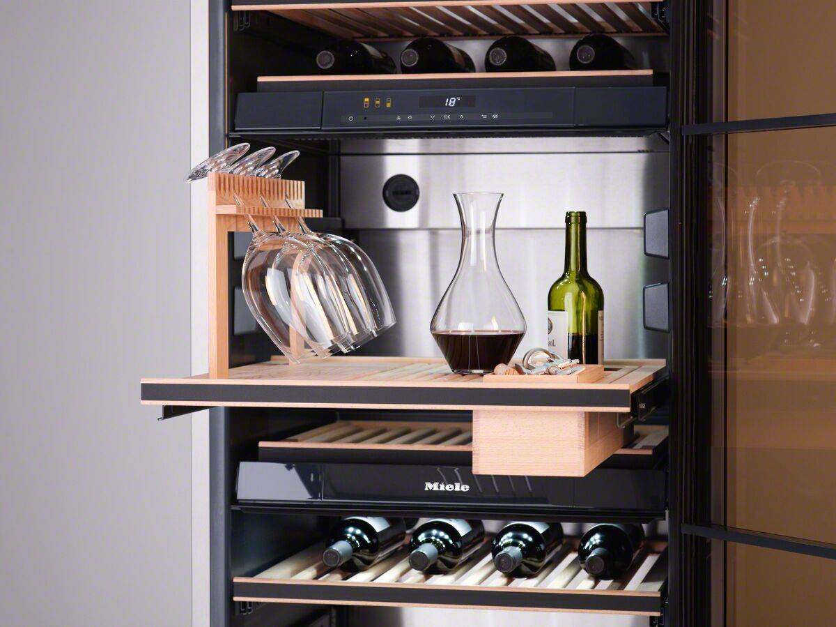 Как выбрать холодильник для вина: особенности винных холодильников | блог miele