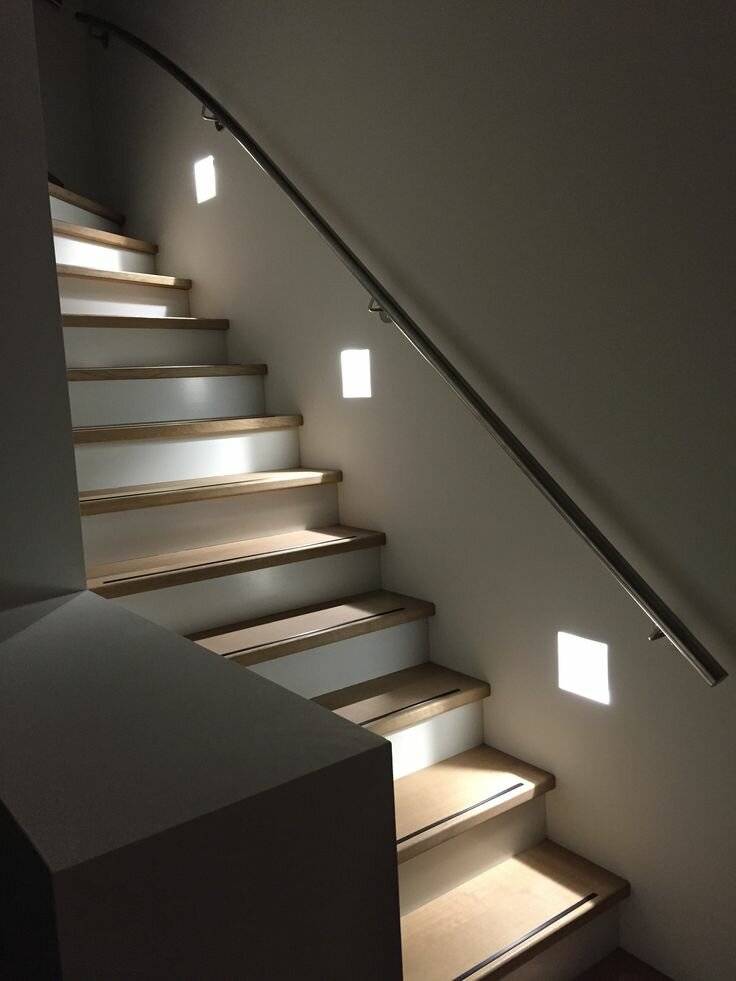 Подсветка лестницы светодиодной лентой, светильниками - своими руками