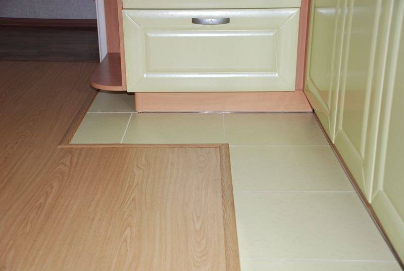 Плитка или ламинат на кухне: комбинированный пол, лучшее сочетание