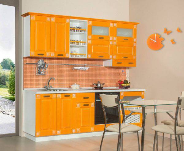 Оранжевая кухня. фото интерьера. совет дизайнера.