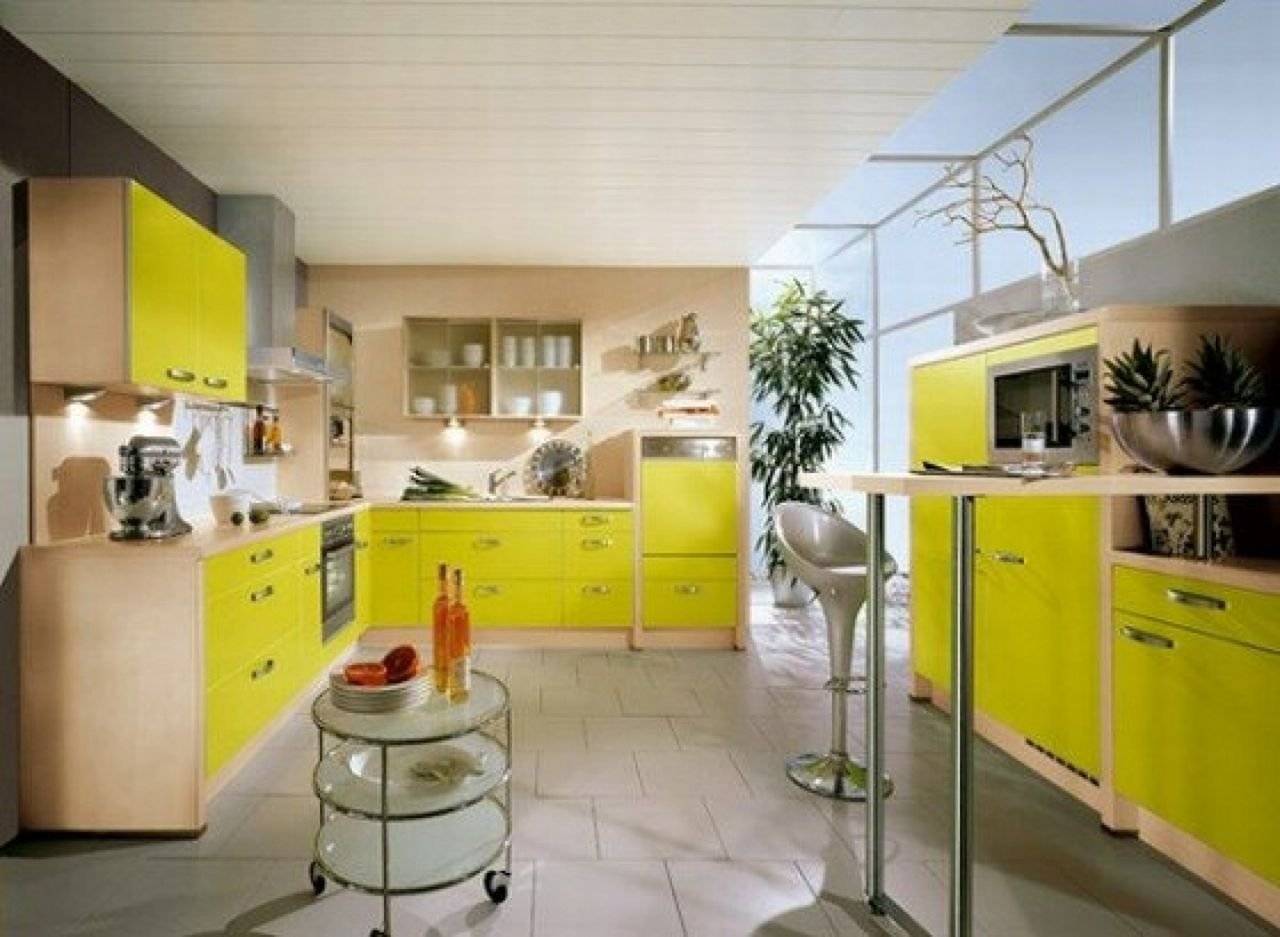 Желтая кухня - 70 фото необычных идей сочетания в интерьере
