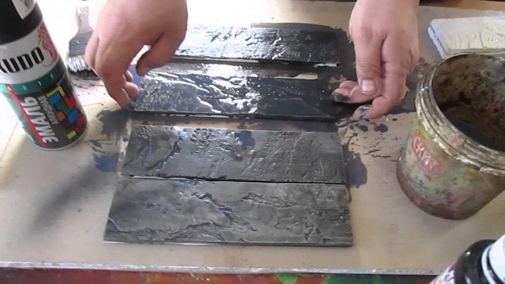 Как выполнить покраску искусственного камня из гипса