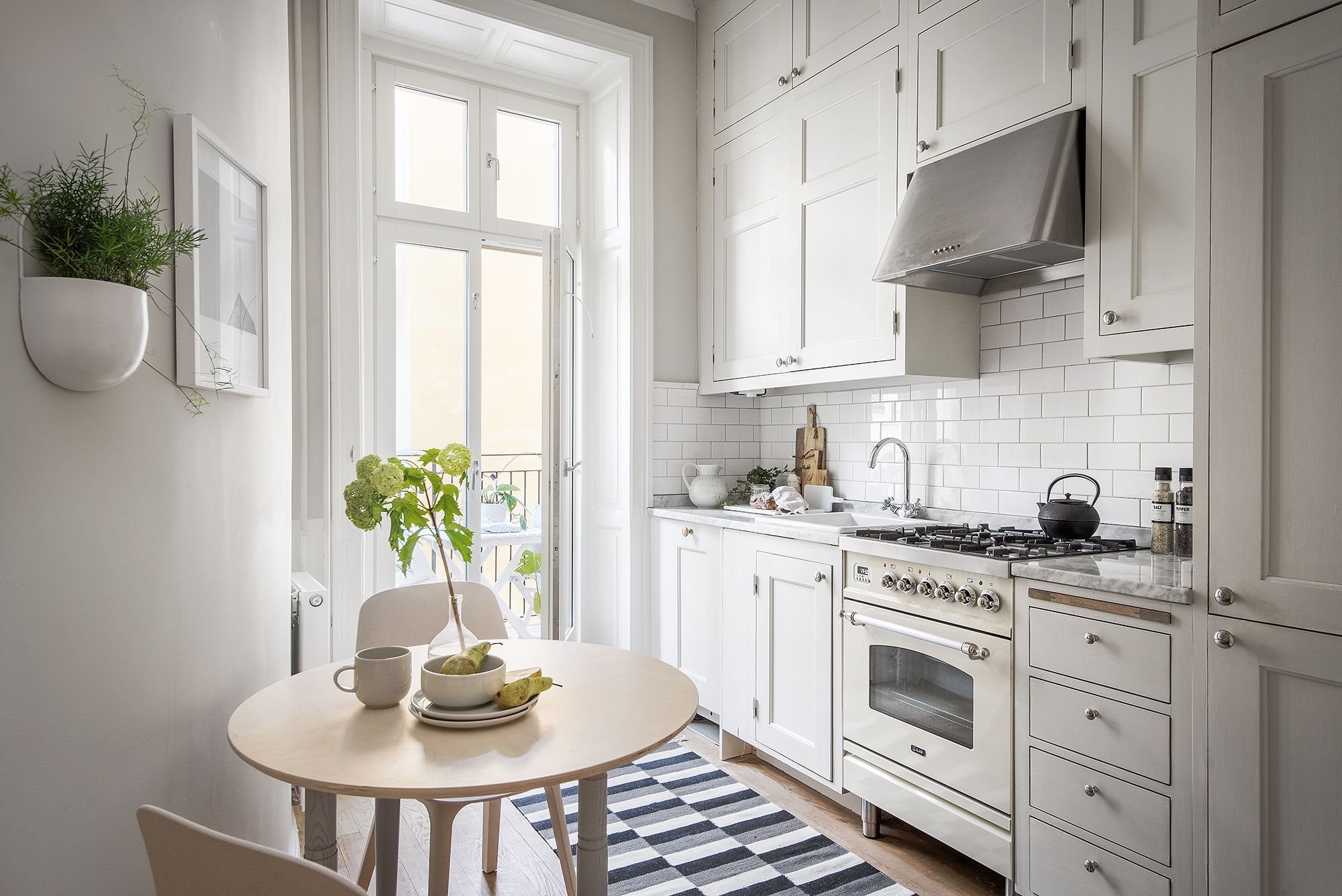 Кухня гостиная в скандинавском стиле — фото модного дизайна