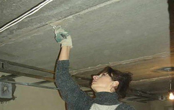 Чем заделать швы между плитами на потолке: замазать стыки перекрытия .