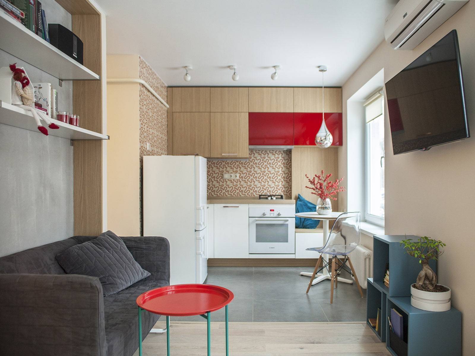 Кухня 15 метров дизайн с диваном и телевизором фото