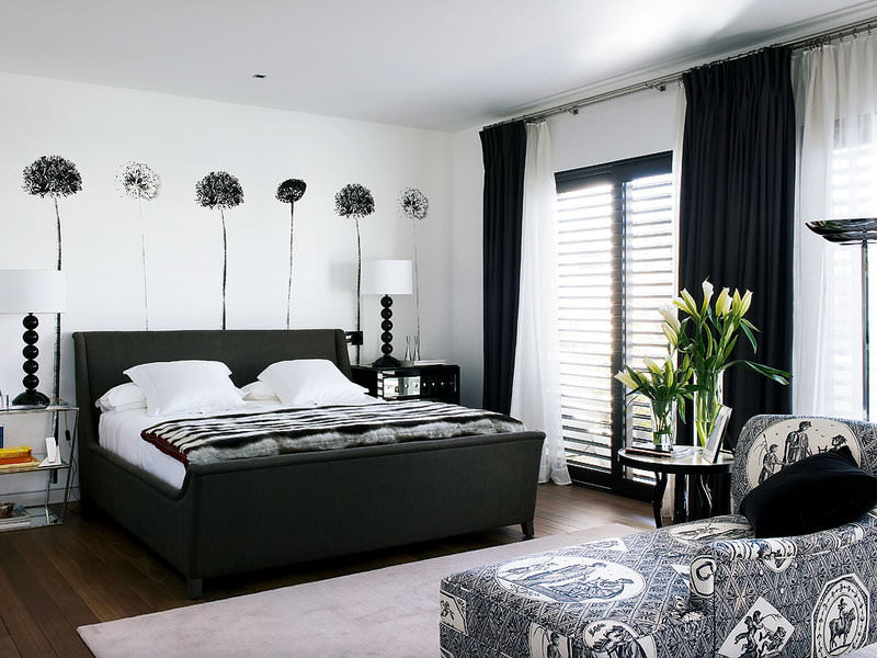 Дизайн спальни с черной кроватью фото