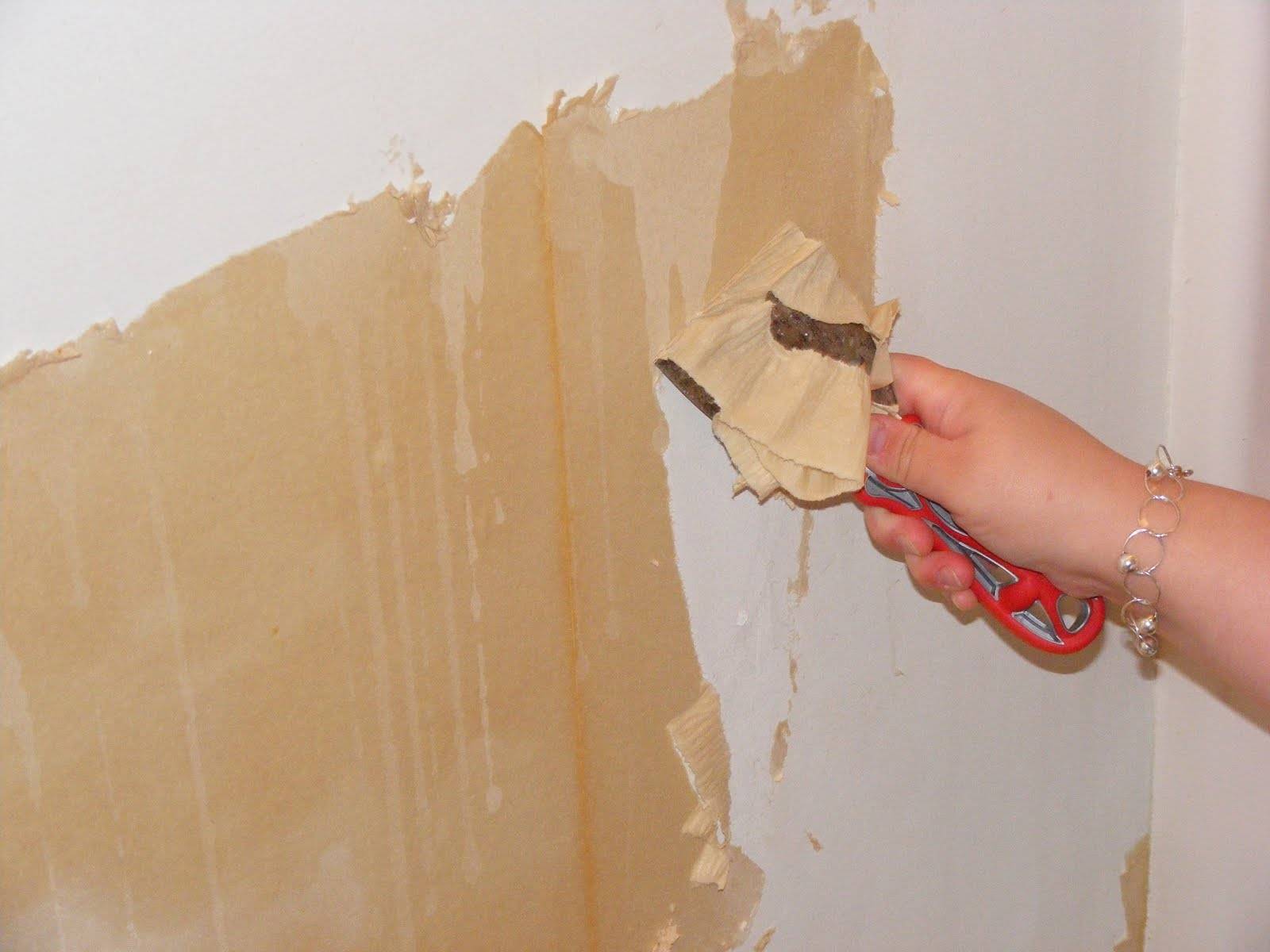 Как быстро и легко снять старые обои со стен в домашних условиях