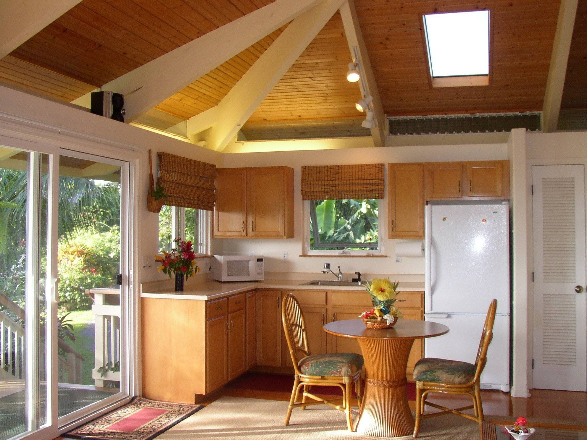 Как обустроить красивую кухню на даче или сделать ее уютней
