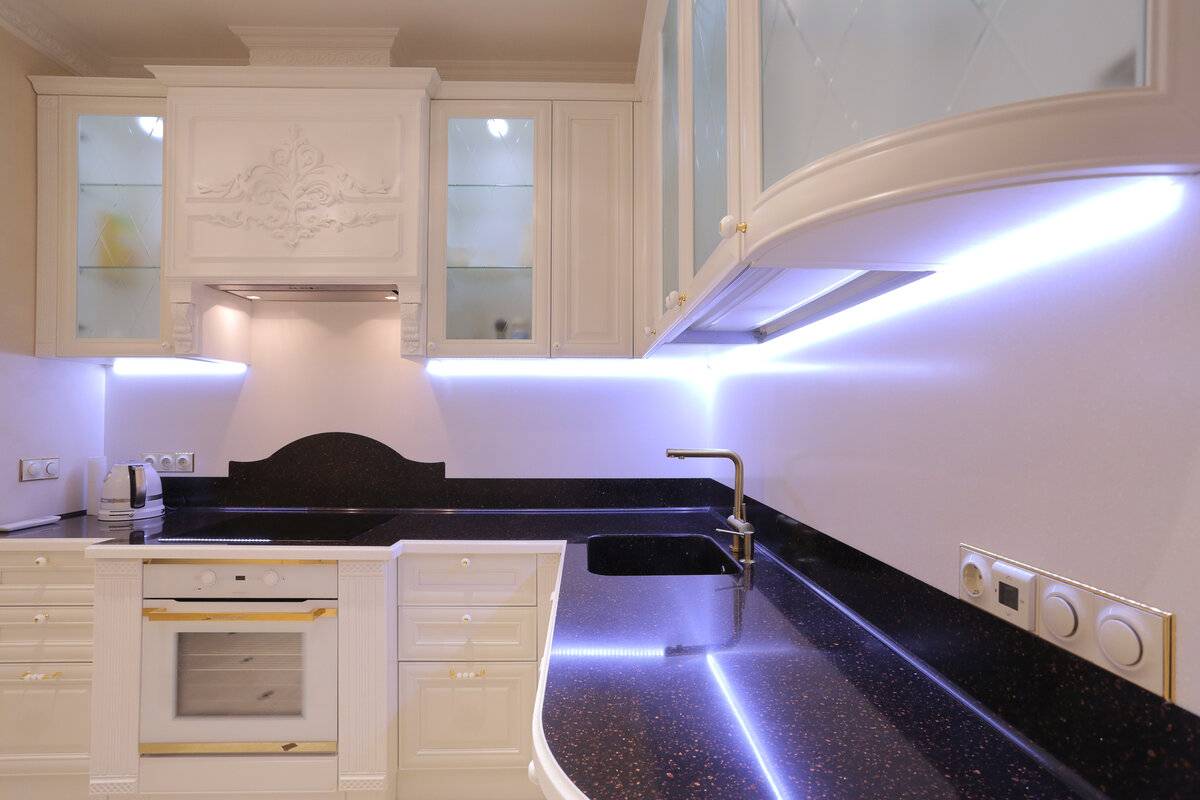 Светодиодная подсветка кухни – о выборе и монтаже своими руками (фото)
