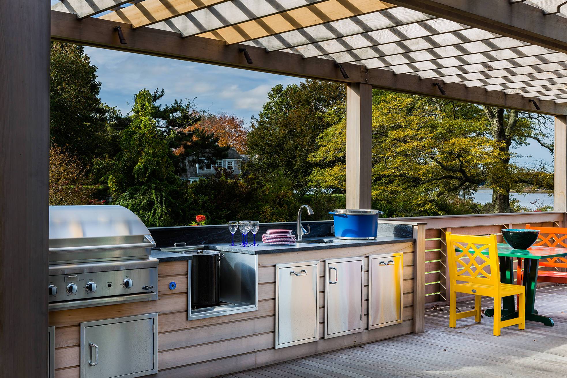 Все плюсы строительства летней кухни на даче: удивительные проекты и фото неожиданных решений