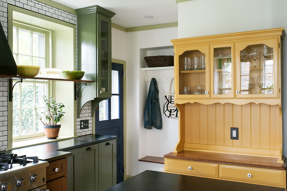 Сервант для дома: 85 фото функциональных кухонных и гостиных вариантов