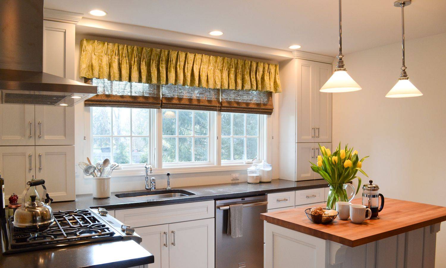 Римские шторы на кухню фото: своими руками, дизайн 2021 в интерьере, современные шторы на окно, как сшить видео-инструкция
