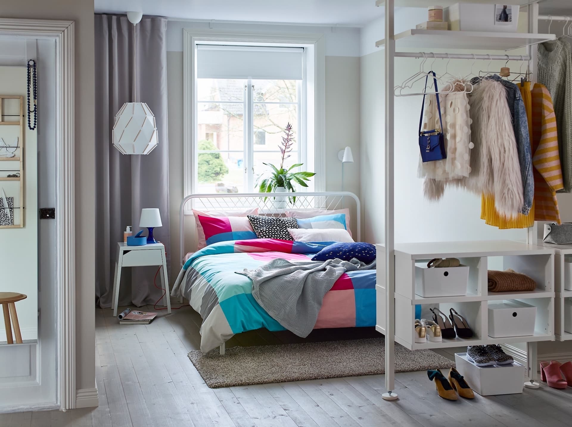 18 гениальных идей, которые помогут организовать хранение в спальне