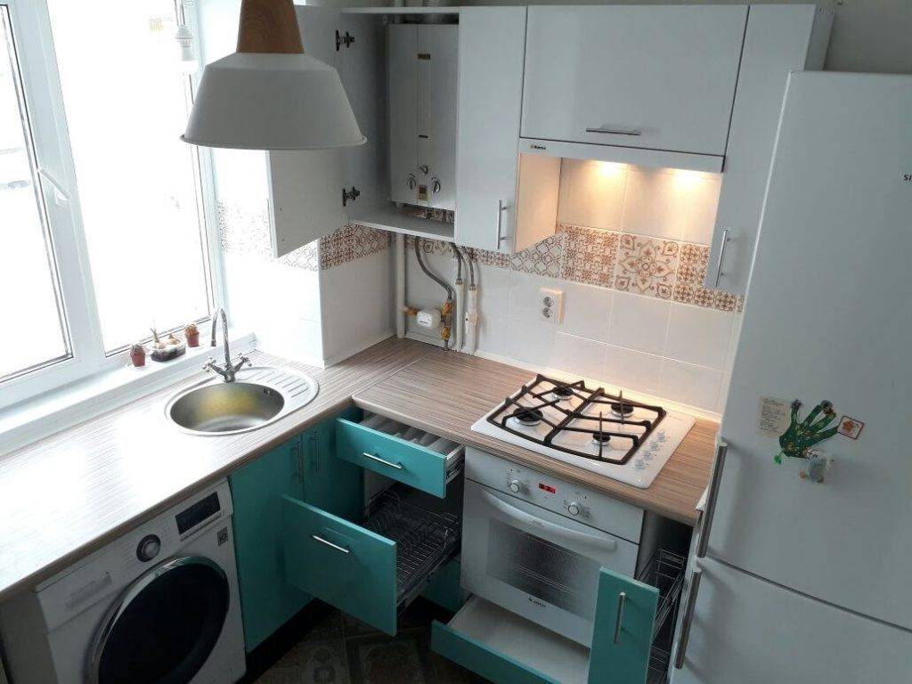 Дизайн кухни 6 кв. м в хрущевке с холодильником, колонкой: фото и способы оптимизации пространства