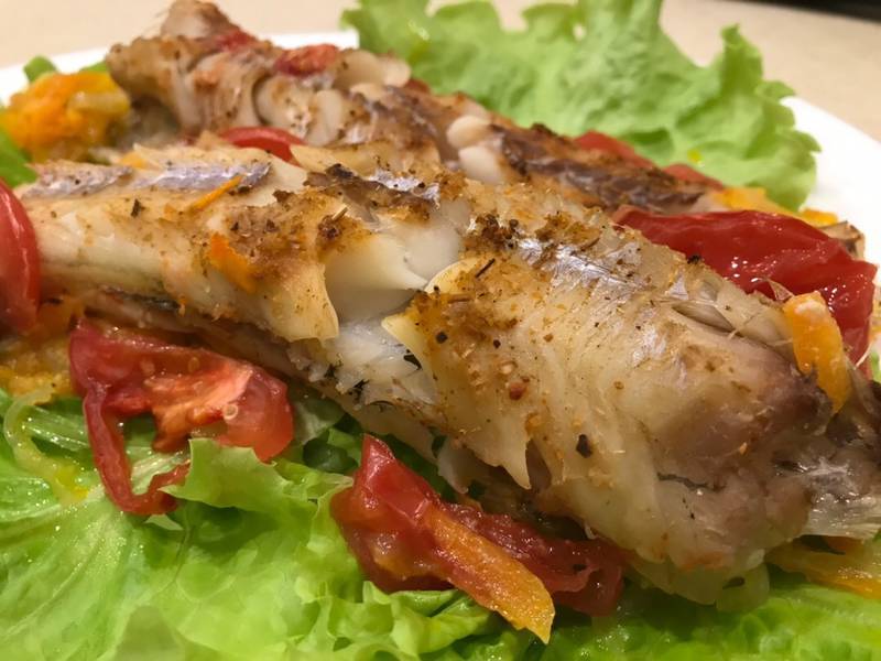 Минтай в духовке — 6 самых вкусных рецептов