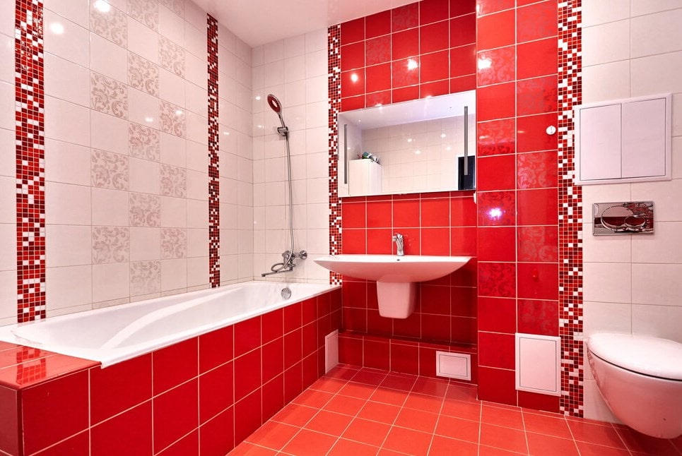 Пример плитки в ванной. Красный кафель в ванной. Красная плитка для ванной. Ванная с красной плиткой. Ванная с красивой плиткой.