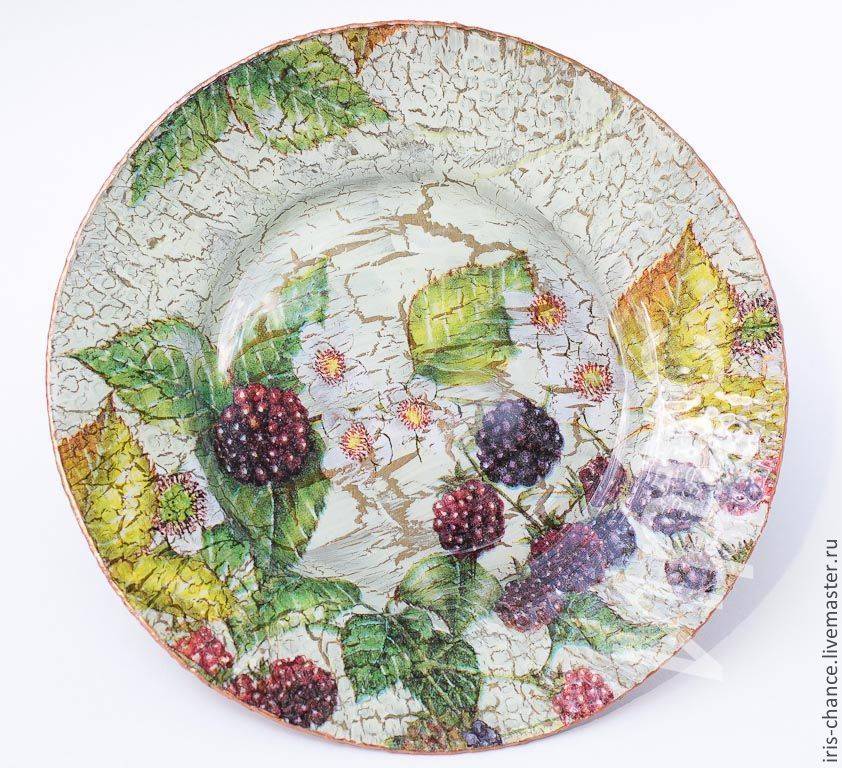 Декупаж тарелок: искусство бумажного декора на стеклянной и пластиковой посуде своими руками