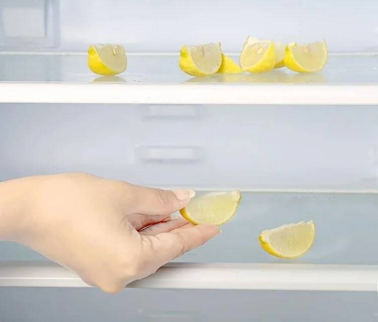 Топ-10 народных средств, чтобы убрать запах из холодильника