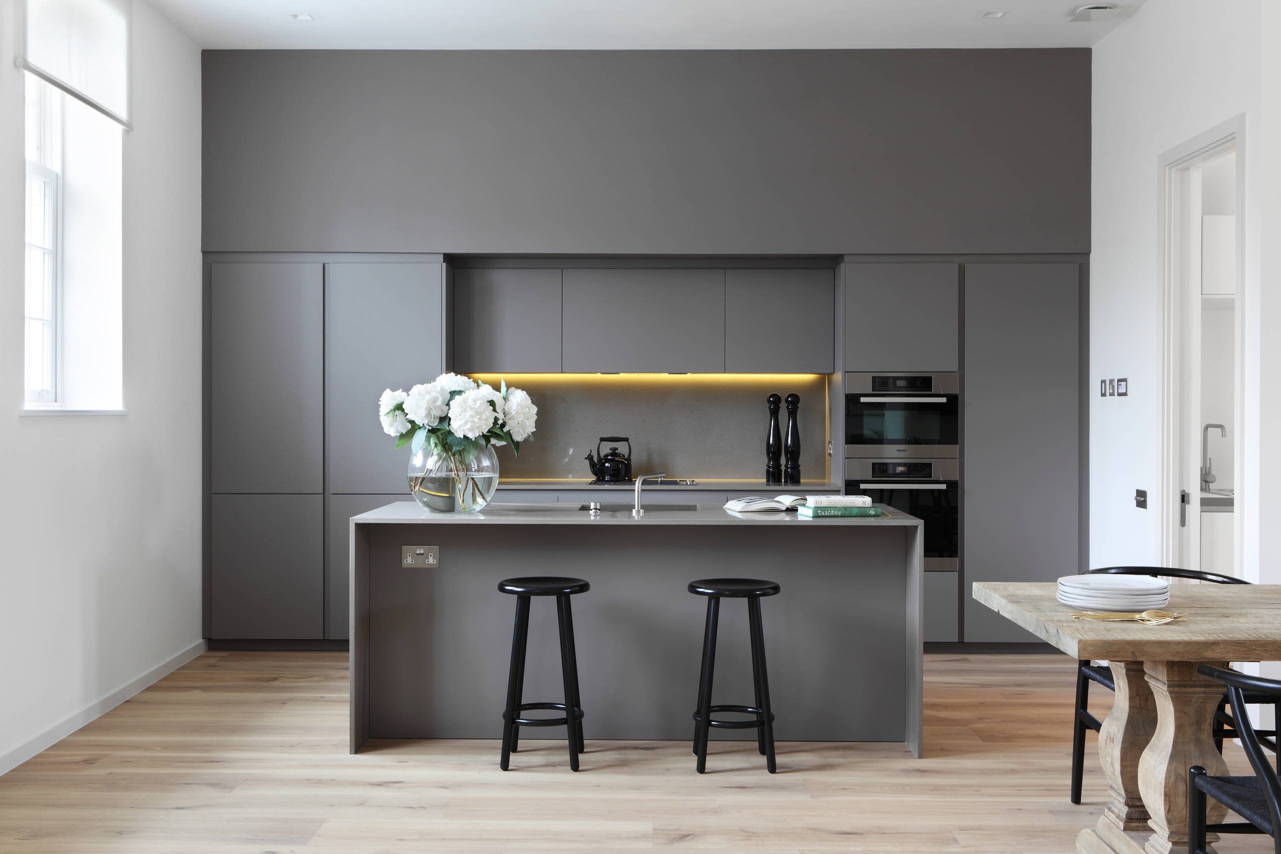 Дизайн кухни в стиле минимализм: отделка, мебель, освещение и декор