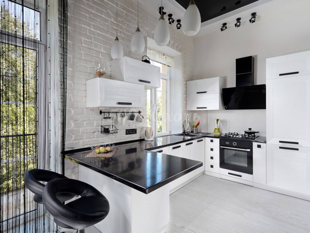 Черно белая кухня: плюсы и минусы, третий цвет, 60+ фото примеров