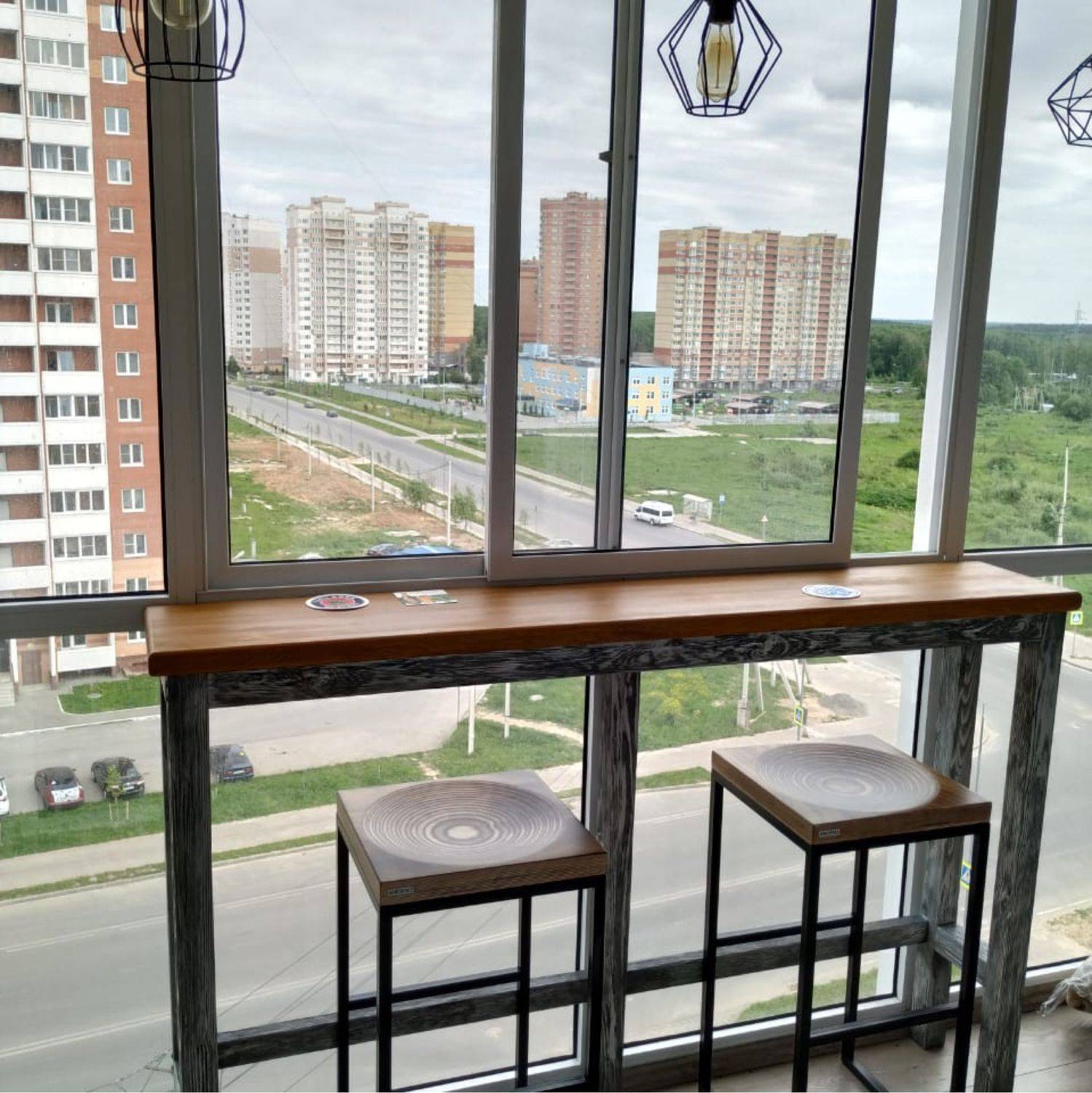 Барная стойка на балконе: подоконник в виде барной стойки, 50 фото