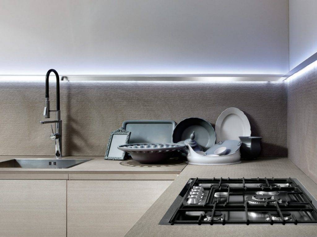 Светодиодная подсветка под шкафы: установка освещения для рабочей зоны кухни