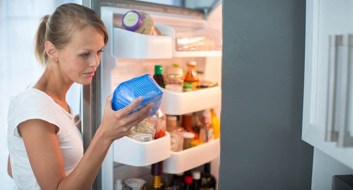 Как убрать неприятный запах из холодильника – 8 способов