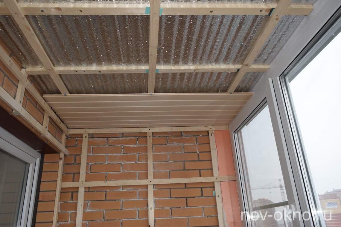 Потолки на балконе (41 фото): как и из чего сделать натяжные потолки, можно ли делать реечный из панелей