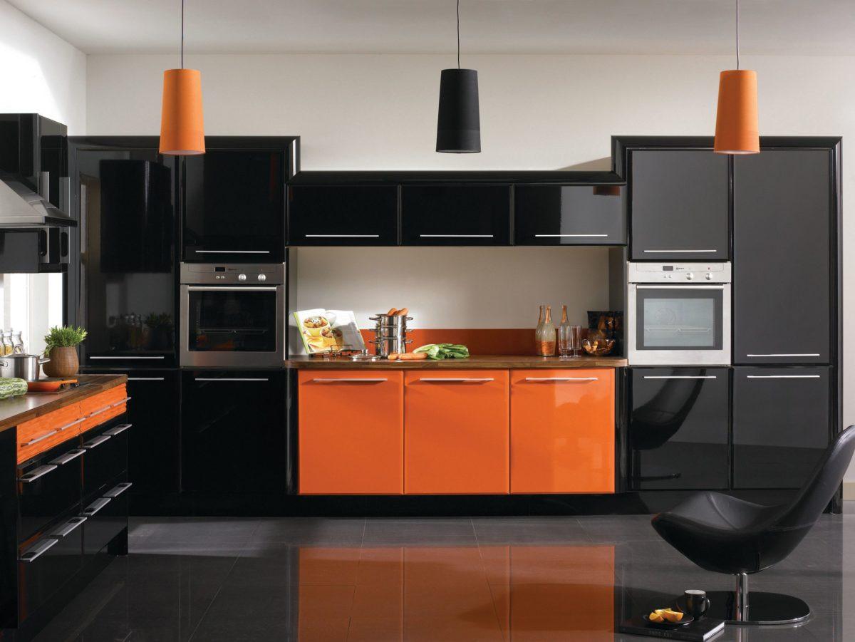 Кухня в оранжево черных тонах