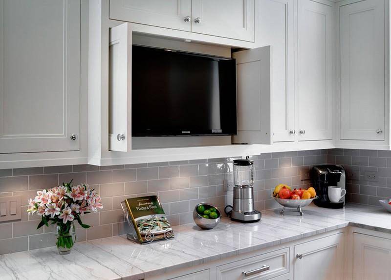 Как расположить телевизор на кухне: фото, примеры, рекомендации.