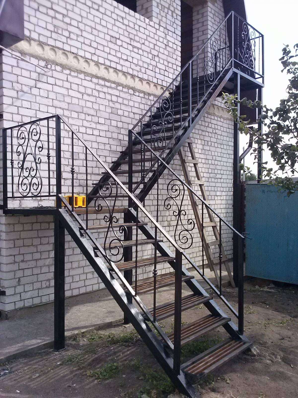Лестницы из металла монтаж своими руками — инструкция с фото