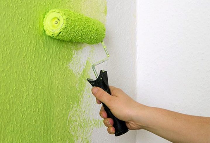 Чем покрасить стены в квартире вместо обоев: гид по красителям, порядок работ
