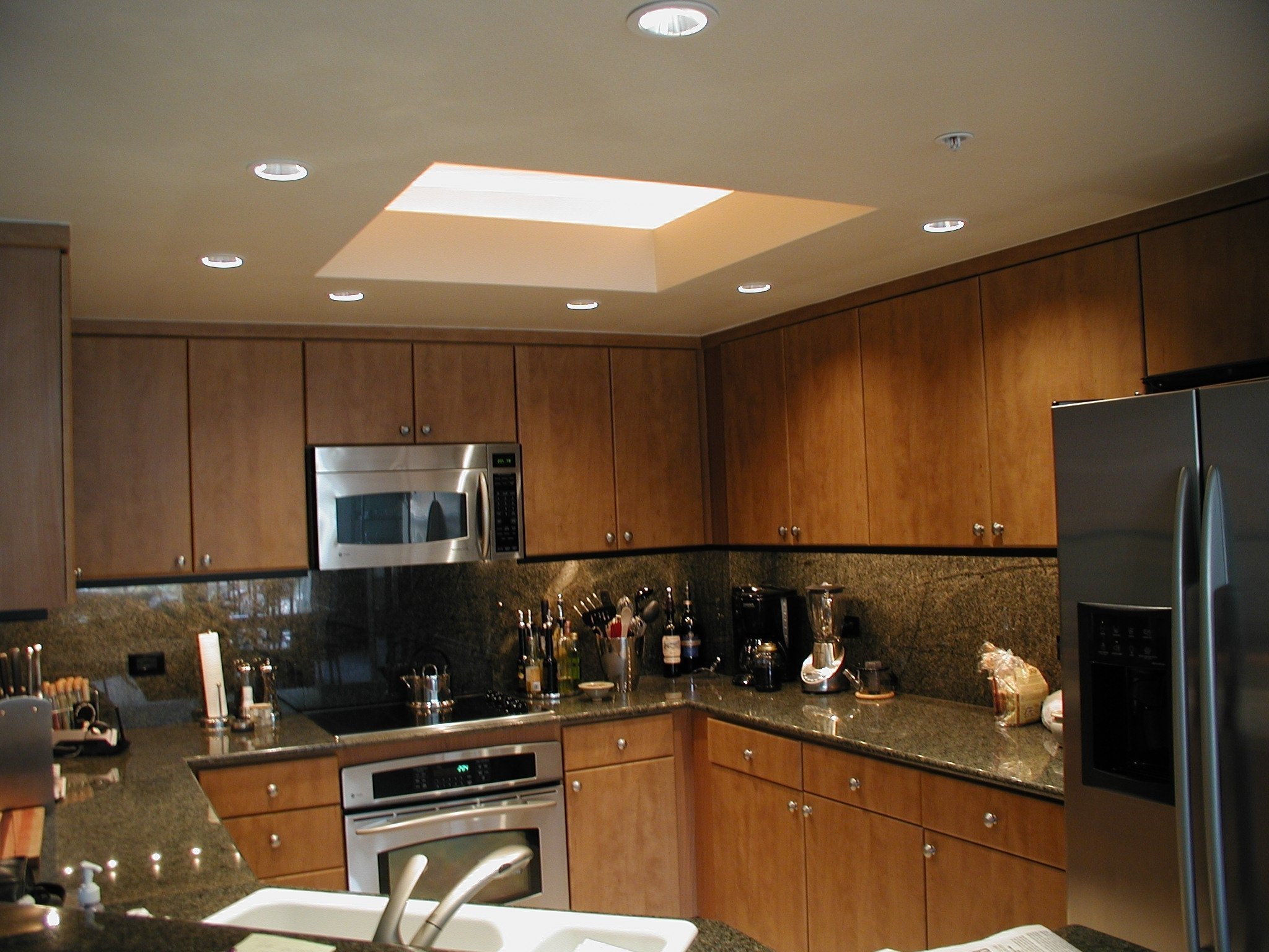 Правильное освещение на кухне: как расположить потолочный свет в рабочей и обеденной зоне