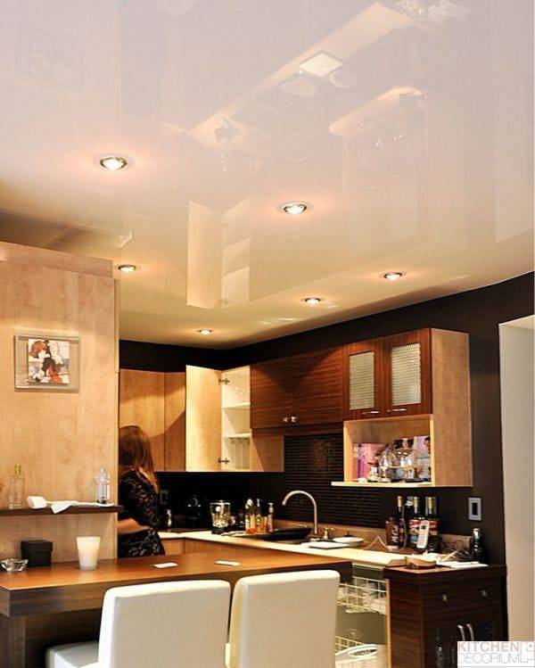 Лучшие варианты дизайна натяжных потолков на кухне — 130 фото идей