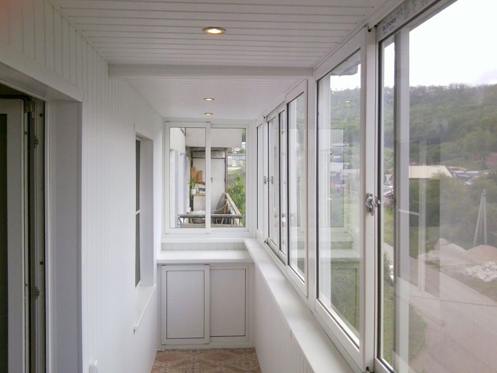Раздвижные балконные окна. типы. материалы. преимущества и недостатки | окно у дома