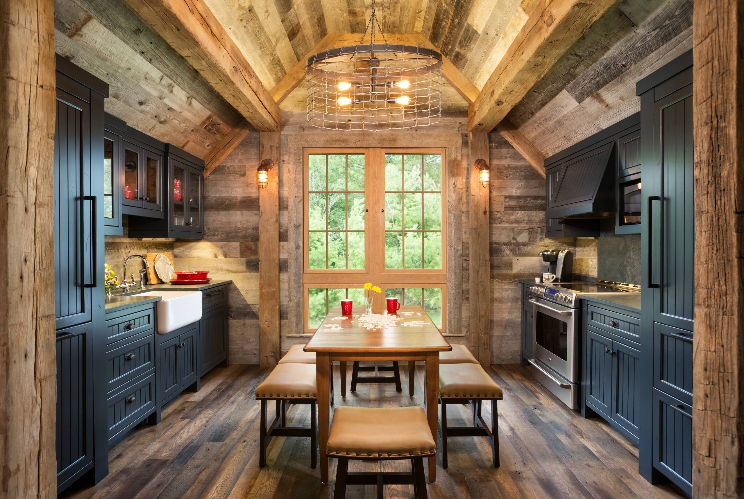Деревенская кухня - 105 фото оригинального дизайна кухни в деревенском стиле
