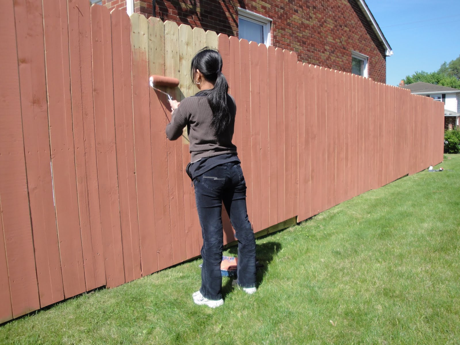 Как разрисовать забор: деревянный, бетонный, металлический, 30 фото - каталог статей на сайте - домстрой