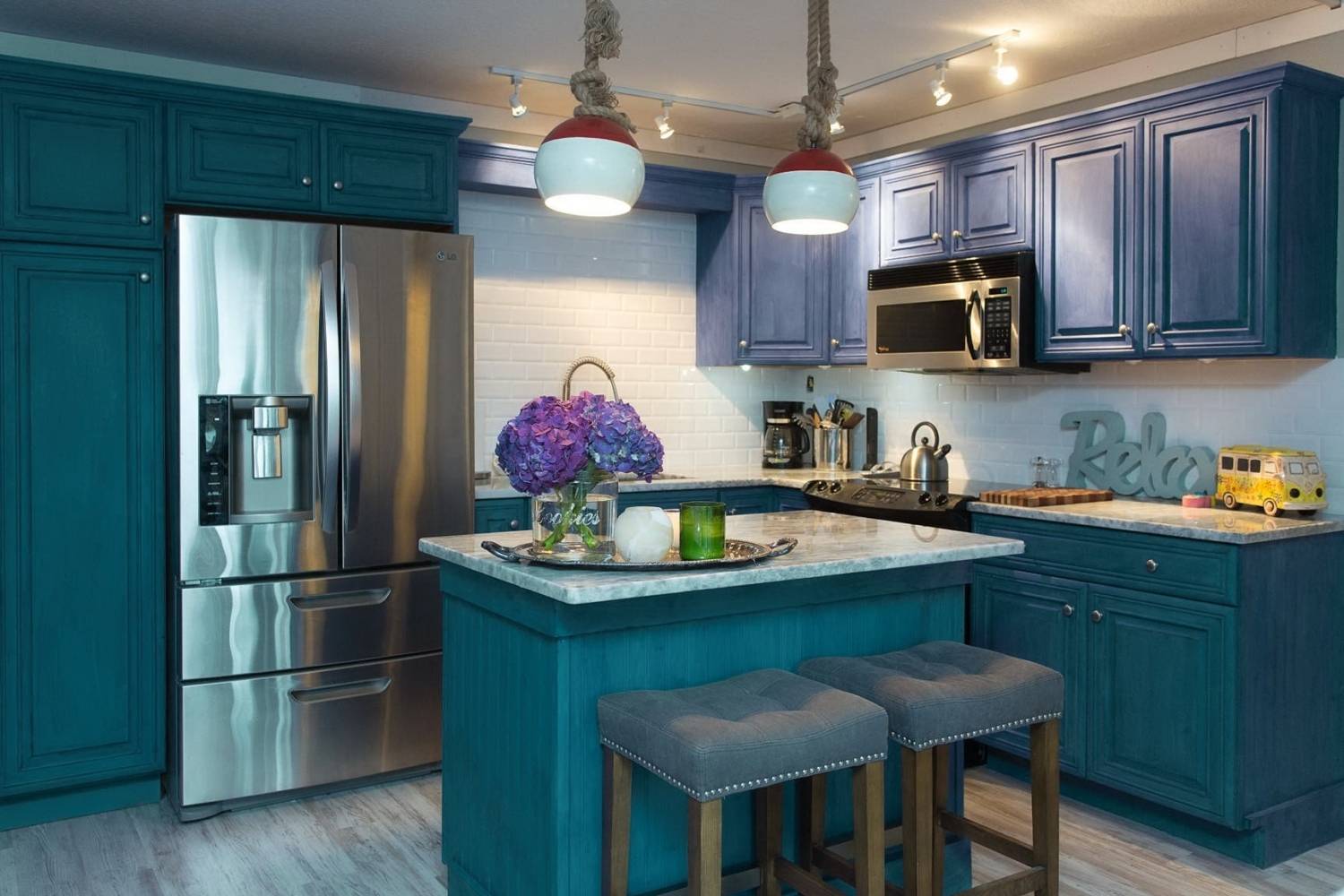 Голубая кухня: 50 фото идей кухонного интерьера и гарнитура в голубых тонах