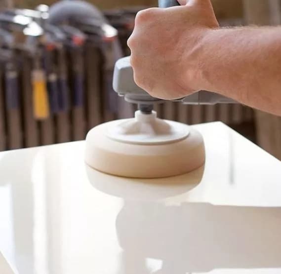 Полировка столешницы из искусственного камня в домашних условиях: своими руками, как отполировать, средства полировки, советы по выбору.