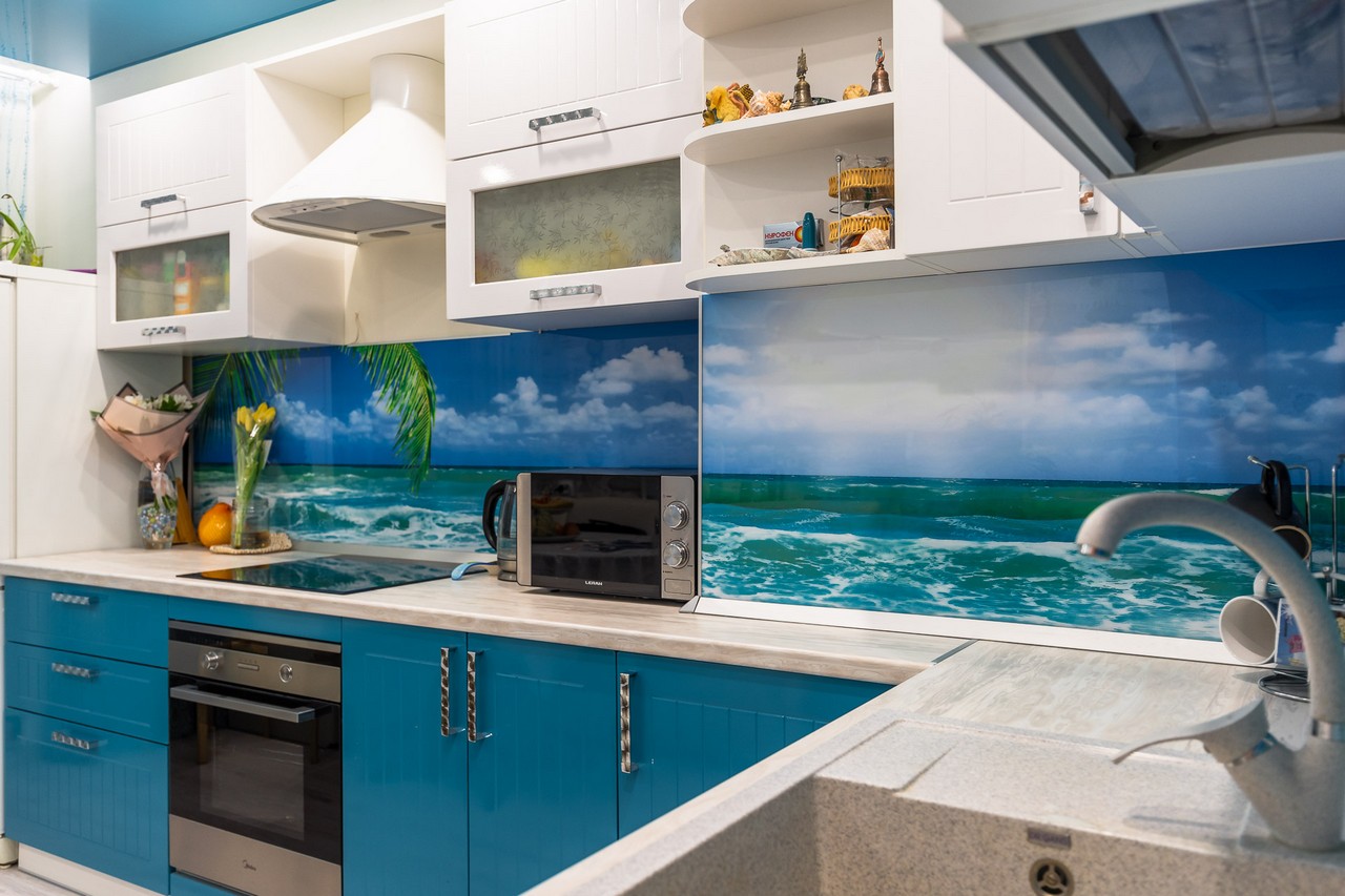 Дизайн кухни 8 кв м - фото новинки с холодильником 2019