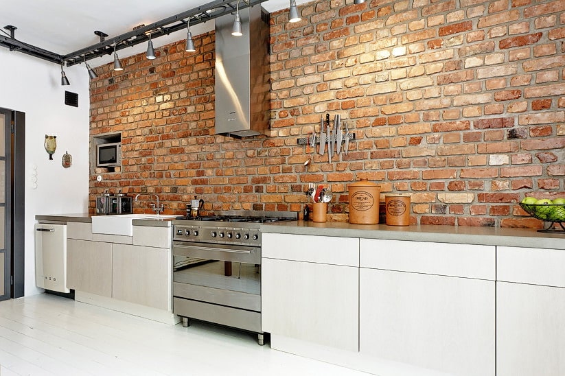 Кирпичная стена на кухне – декор своими руками