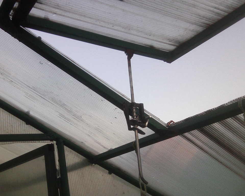 Раздвижная крыша для теплицы из поликарбоната своими руками: видео инструкция