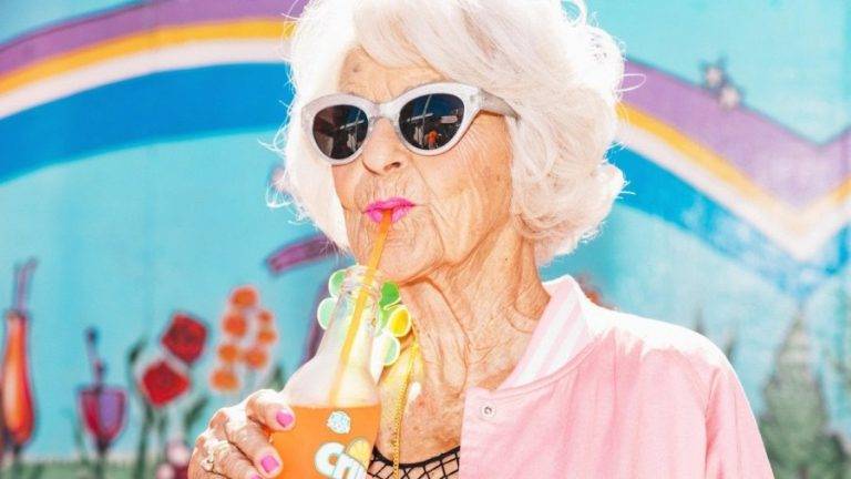 Женщина уверена, что именно любимый напиток помог ей дожить до 107 лет | forpost
