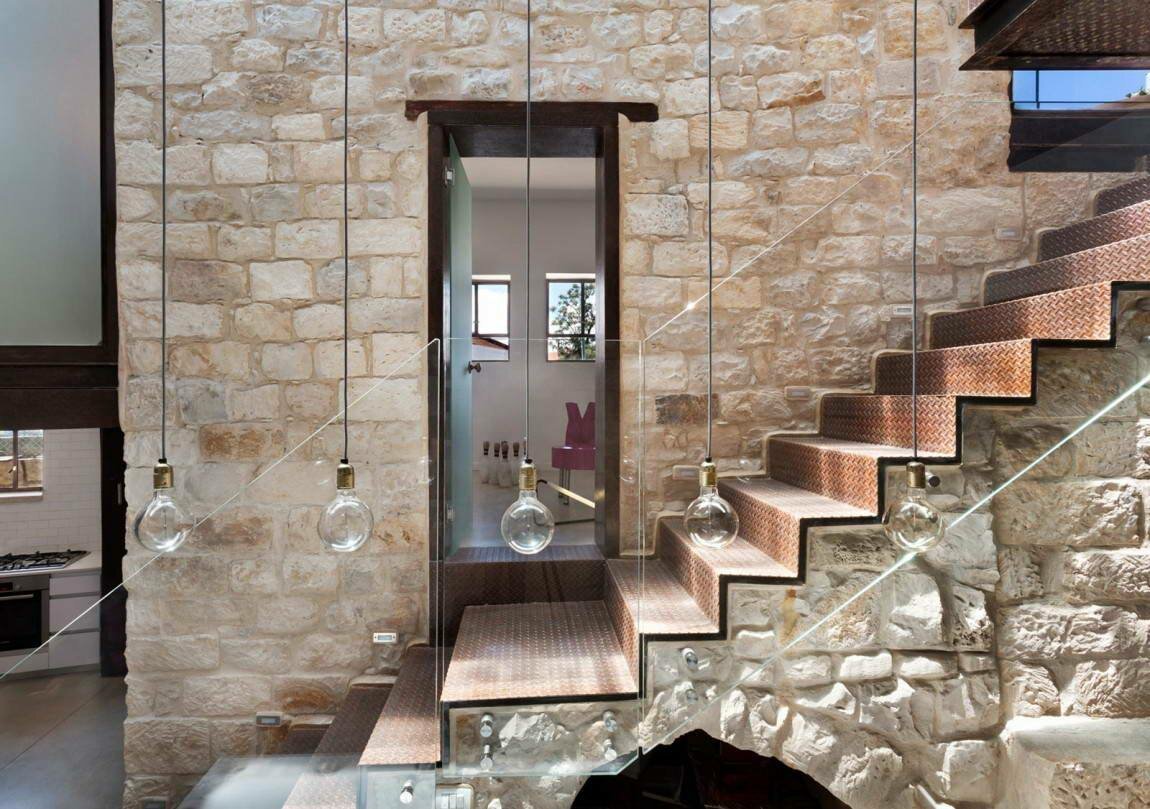 Лестницы из камня натурального и искусственного с декоративной отделкой и природной облицовкой