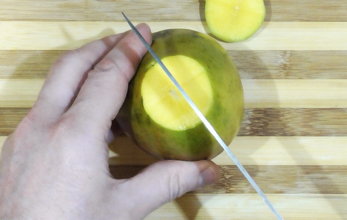 Как быстро и легко почистить манго